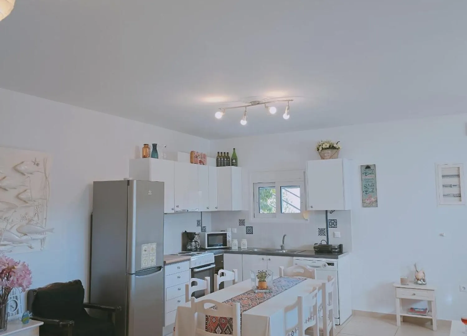 Lakithra Apartments