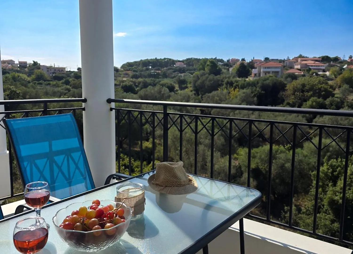 Lakithra Apartments