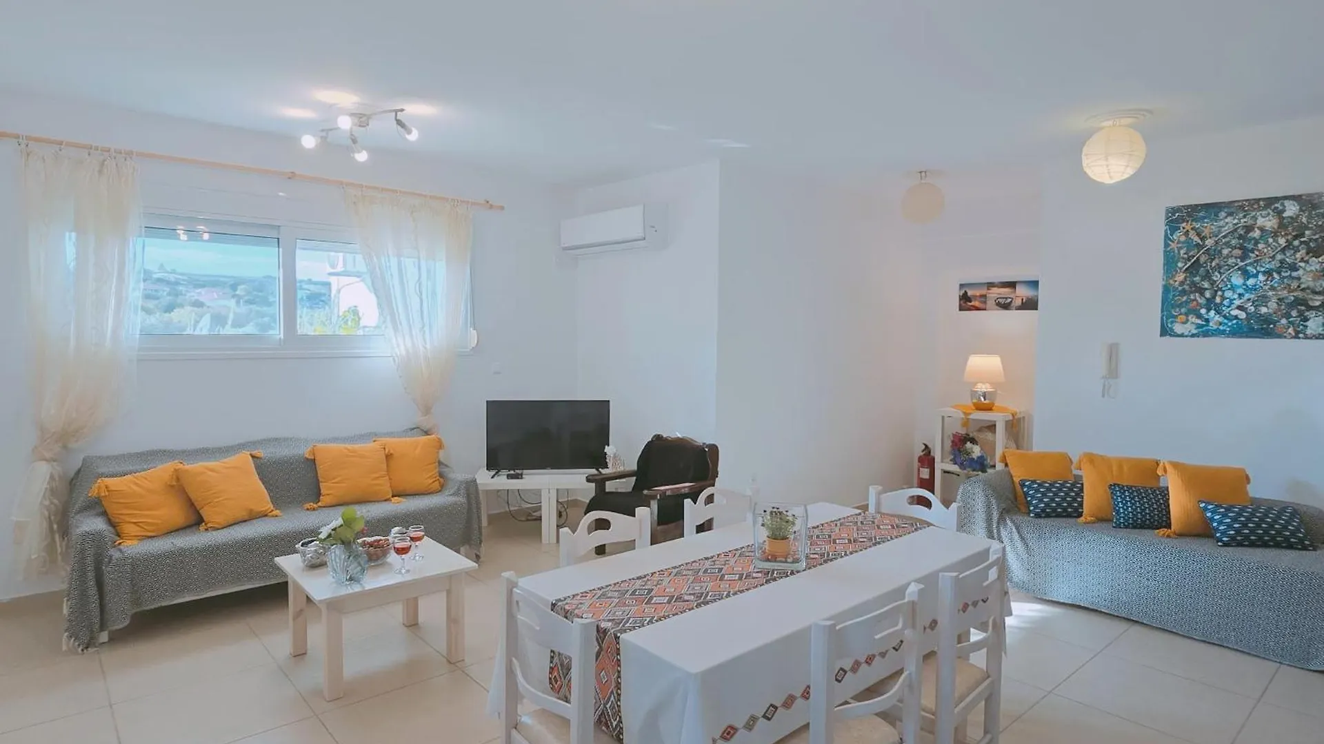 Lakithra Apartments