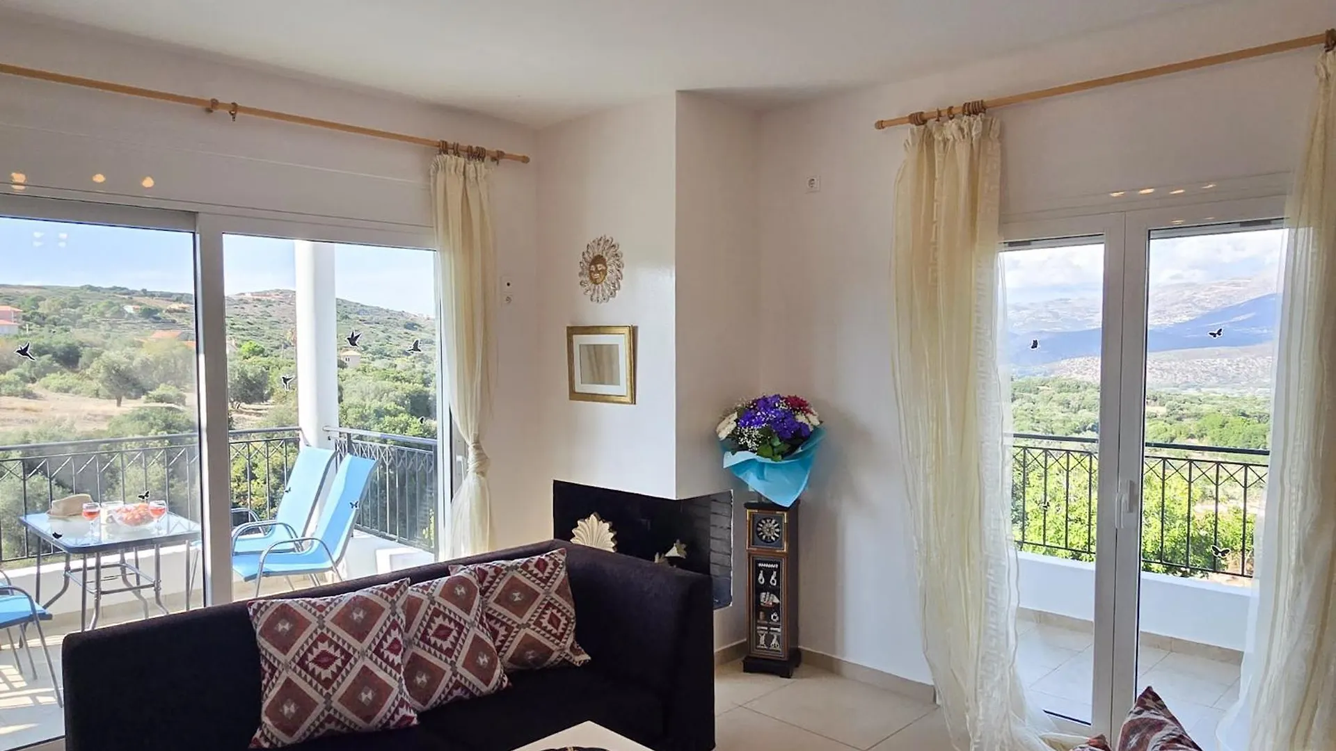 Lakithra Apartments